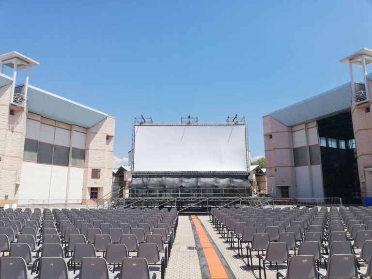 Arena all'aperto · allestimento completo